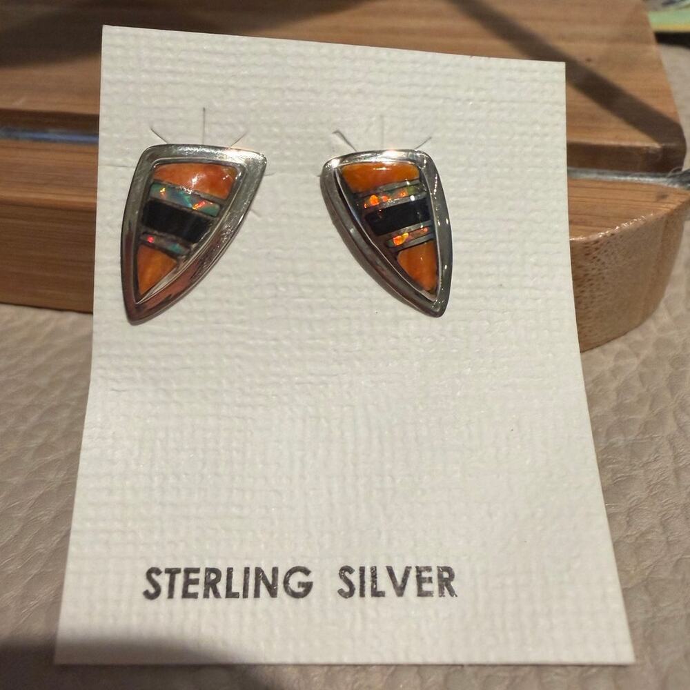 Sterling Silver Southwestern Inlay Stud Earrings Spiny Oyster Opal Onyx
